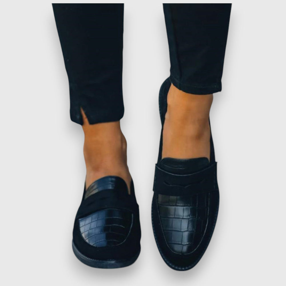 Mariluz · Black Croc-Effect Loafers